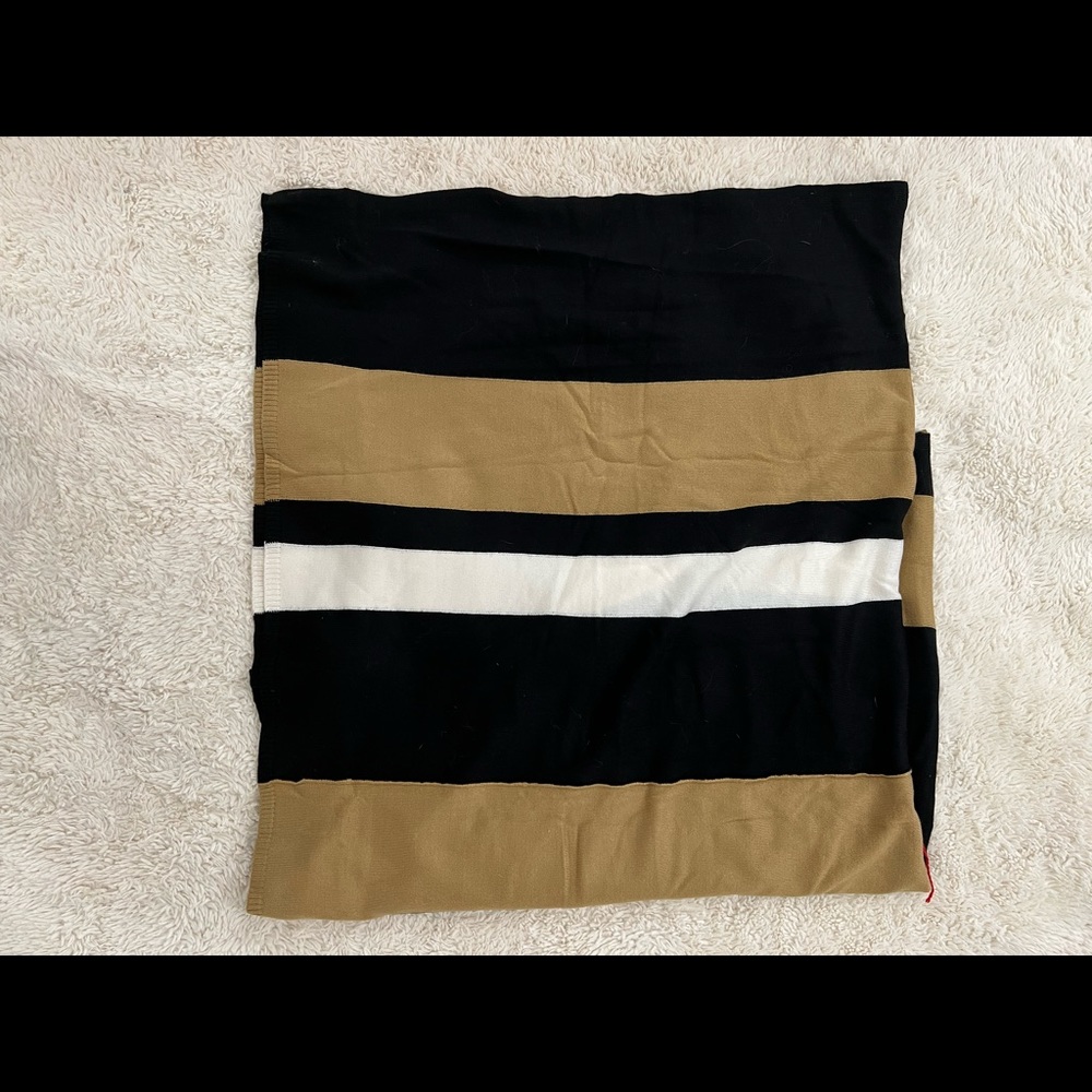 Women’s shawl. Very chic